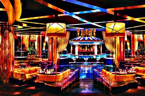 How to Get into Las Vegas Clubs for Free - Le Chic Geek