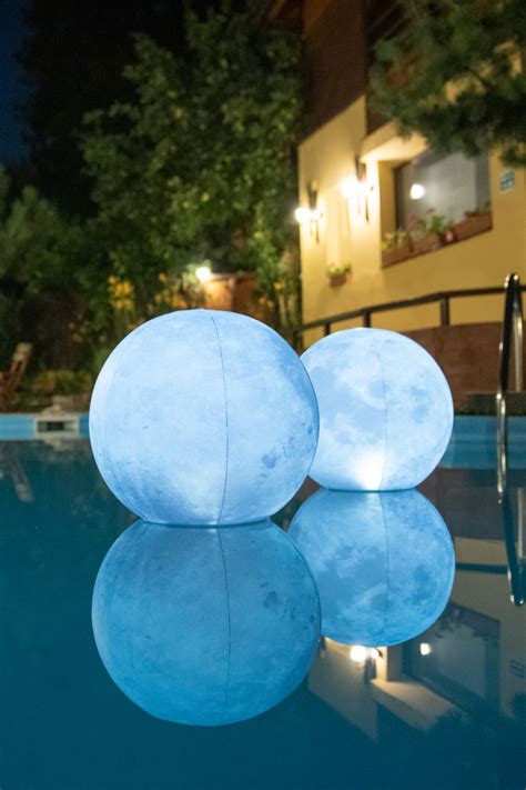 TIALLY Full Moon Floating Pool Lights Solar Powered - 14" Inflatable ...