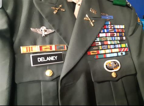 Does this ribbon bar/uniform insignia makes sence? - United States of ...