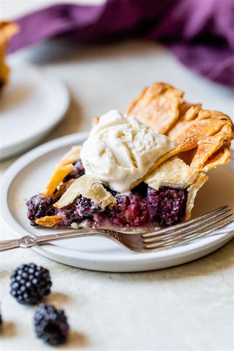 Blackberry Pie {Old-Fashioned Favorite!} – WellPlated.com