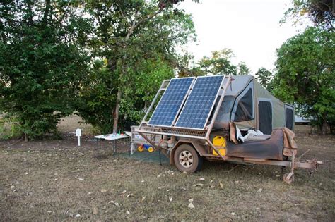 400W of permanently mounted 12V solar panels on our camper trailer. No power shortages! | Camper ...