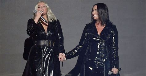 Dueting Divas! Christina Aguilera and Demi Lovato Sing 'Fall in Line' at Billboard Music Awards ...