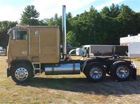 Freightliner FLA10464 (1990) : Sleeper Semi Trucks