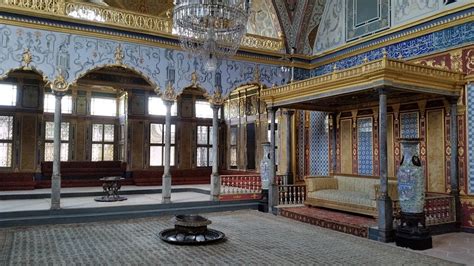 Visit the Topkapi Palace Museum for some Awe-inspiring History!