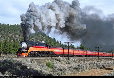 Southern Pacific's "Daylight Special" numbered 4449. | Train, Steam, Old trains