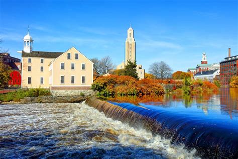 Rhode Island Fall Foliage: The Complete Guide