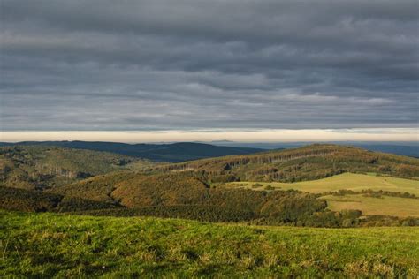 Hilly Landscape | Copyright-free photo (by M. Vorel) | LibreShot