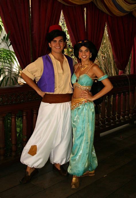 Cute Aladdin and Jasmine. | Jasmine and aladdin costume, Disney couple costumes, Aladdin costume