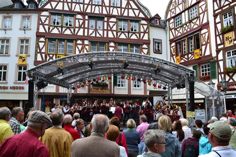 Windshields and Rear-view Mirrors: Bernkastel-Kues Wine Festival