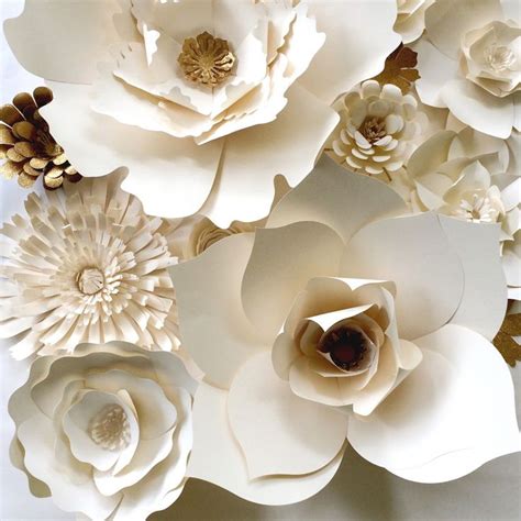 Large Paper Flower backdrop | Large paper flowers, Paper flower backdrop, Paper flowers