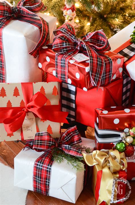 10 VERY BEST CHRISTMAS GIFT WRAPPING TIPS - StoneGable