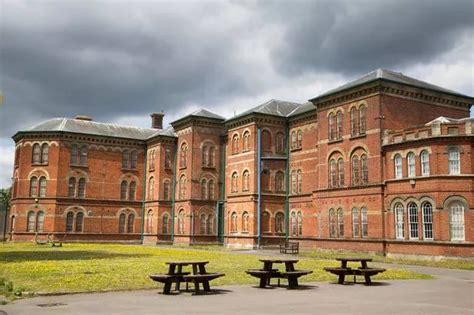 Broadmoor: 15 of the most notorious patients to live in Berkshire's psychiatric hospital ...