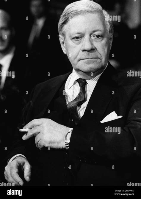 German chancellor helmut schmidt cigarette Black and White Stock Photos & Images - Alamy