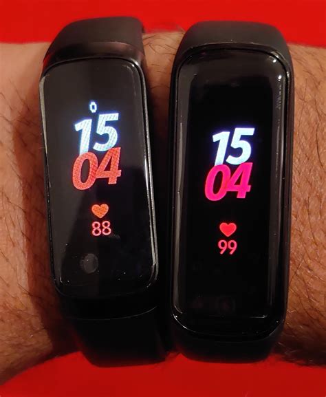 Comparing the Galaxy Fit and Fit2, likes and dislikes. : r/GalaxyFit