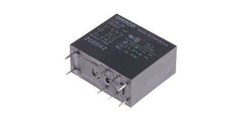 Omron, 24V dc Coil Non-Latching Relay DPDT, 5A Switching Current PCB ...