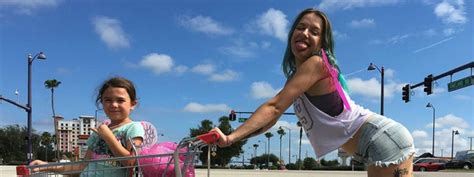 The Florida Project Review - IGN