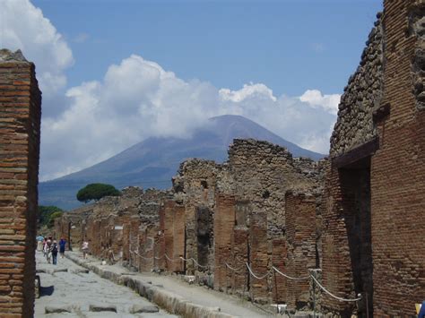 MOUNT VESUVIUS FACTS FOR KIDS | MOUNT VESUVIUS FACTS FOR KIDS