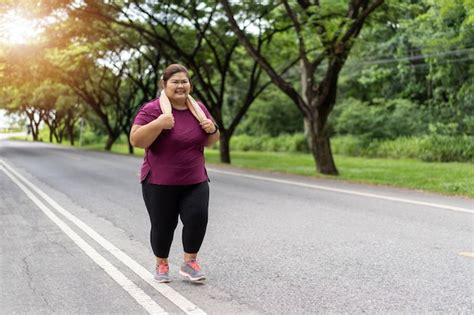 Premium Photo | Fat woman asian running, Does exercise for weight loss idea concept.