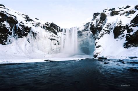 Frozen Waterfall in Iceland's South Coast [6000x4000][OC] IG ...