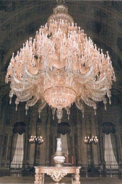 WORLDS LARGEST CHANDELIER ~ chandelier in Dolmabahce Palace in Istanbul ...