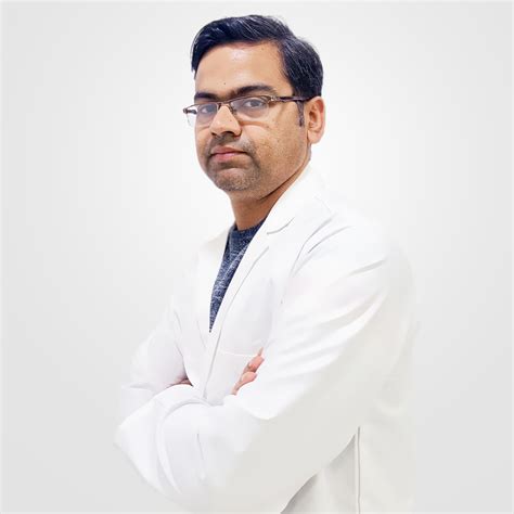 Dr. Sumit Sharma- Best Neurologist in Noida | Neurosurgeon