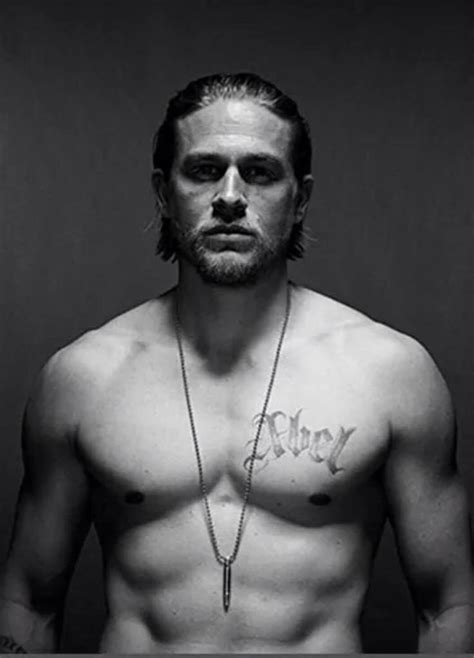 Épinglé sur Sexy Charlie Hunnam! #KING #Arthur #SOA #JackieBoy