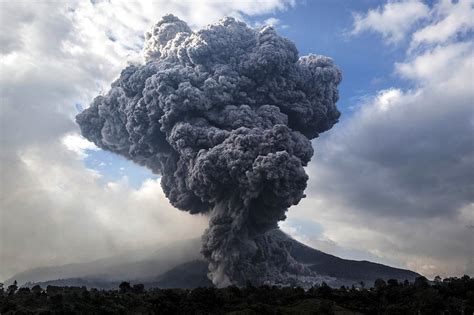 Mount Sinabung Volcano Eruption | Earth Blog