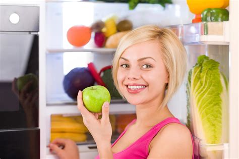 22 Healthy Grocery Must-Haves to Stock Your Fridge | Healthy groceries, Healthy fridge, Plant ...