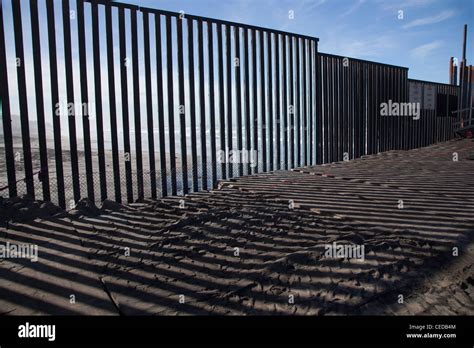 U.S.-Mexico Border Fence Stock Photo - Alamy