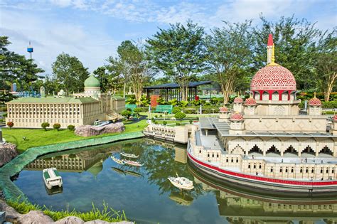 Legoland Malaysia Theme Park - Amusement Park Near Singapore - Go Guides