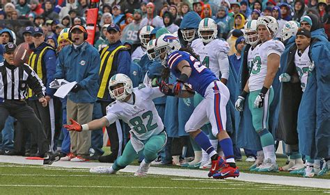 Six memorable moments from the Miami Dolphins-Buffalo Bills rivalry ...