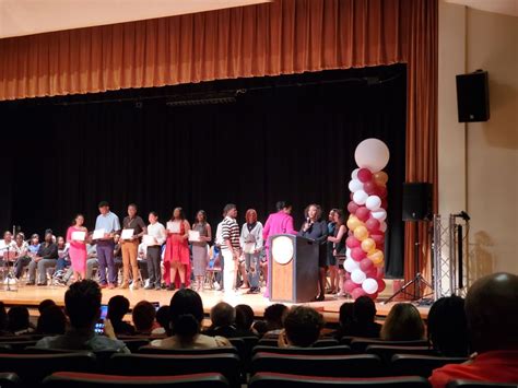 Mount Vernon High School recognizes students at Senior Awards Convocation | News Details