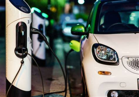 5 Affordable Electric Cars | Regit