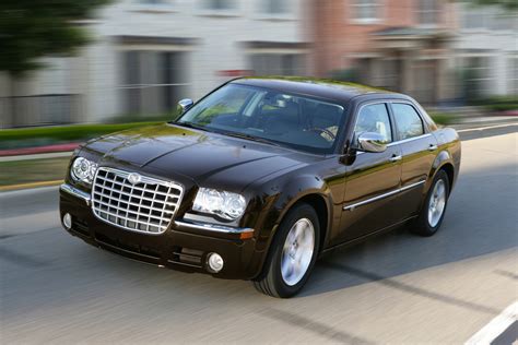 2010 Chrysler 300C - classic American vision at attractive price