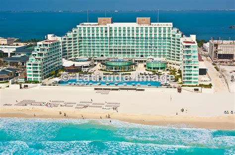 Latitude Image | Cancun Palace Hotel, Cancun aerial photo