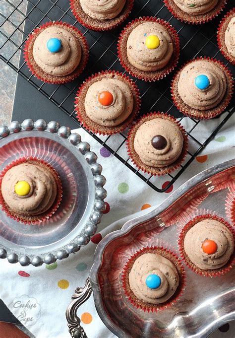 M&M Cupcakes - Cookies and Cups