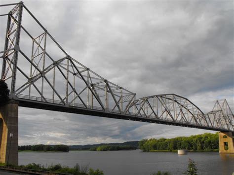 Black Hawk Bridge (Lansing Bridge) - HistoricBridges.org