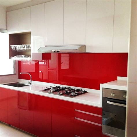 Red for love!A combination of two Colors which gives your kitchen so ...