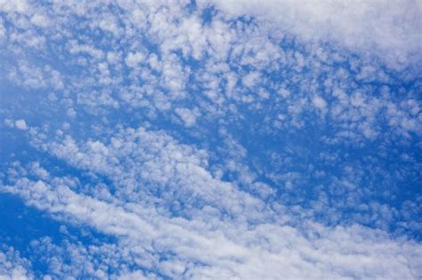 Cirrostratus clouds | Cirrostratus clouds, Clouds, Sky