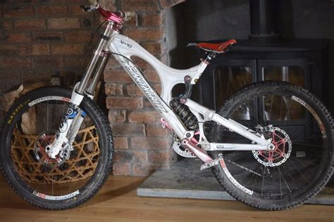 *REDUCED PRICE* santa cruz v10 downhill bike | in Aberdeenshire | Gumtree