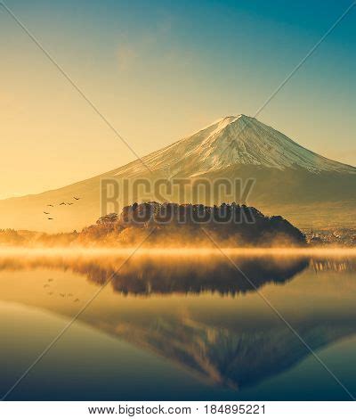 Mount Fuji San Lake Image & Photo (Free Trial) | Bigstock