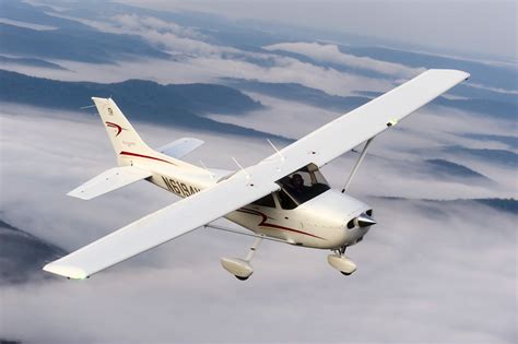 Cessna 172 Skyhawk Specs