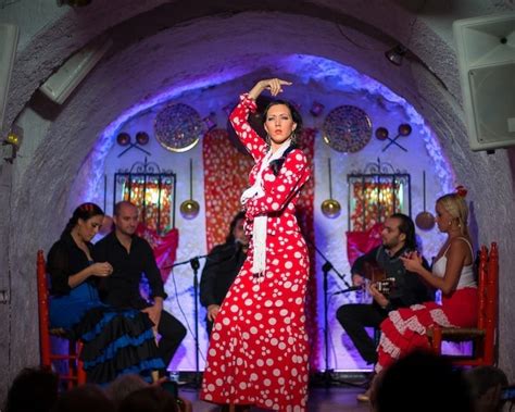 The Best Places to See Flamenco in Granada - An Insider's Spain Travel Blog & Spain Food Blog!