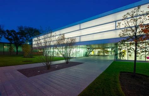 Hindsight : CRAIN'S PIX of the New Kaplan Institute