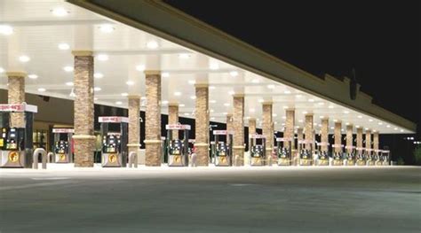 Gas Stations: Buc Ee''s Gas Stations