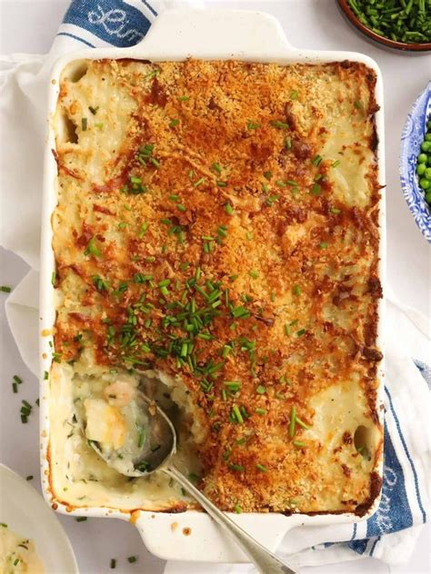 Easy Fish Pie {with Crunchy Cheese Topping}