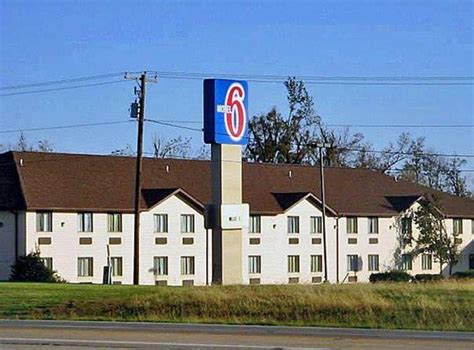 Motel 6 Metropolis in Metropolis (IL) - Room Deals, Photos & Reviews