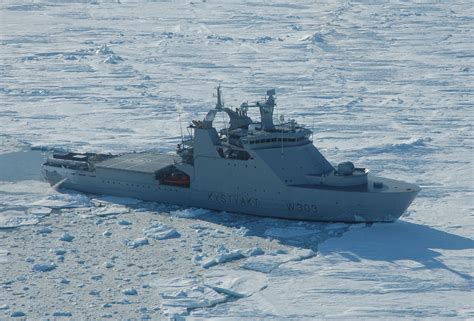 The Norwegian Coast Guard icebreaker and offshore patrol vessel KV Svalbard (W303) (1951 × 1325 ...