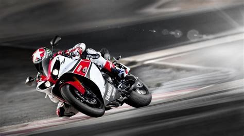 2012 Yamaha YZF-R1 WGP 50th Anniversary Review - Top Speed