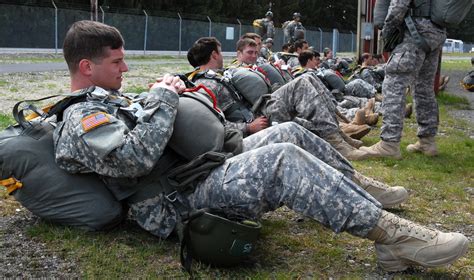 DVIDS - Images - JBLM Special Operations Units Train to Become Jumpmasters [Image 6 of 6]